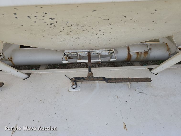 image for item DO5513 Ray-Man 18CH11FB dry fertilizer tender truck bed