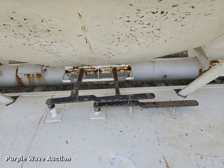 image for item DO5513 Ray-Man 18CH11FB dry fertilizer tender truck bed