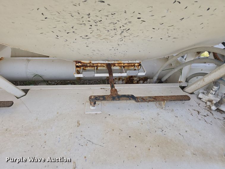 image for item DO5513 Ray-Man 18CH11FB dry fertilizer tender truck bed