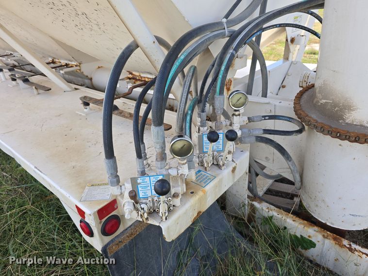 image for item DO5513 Ray-Man 18CH11FB dry fertilizer tender truck bed