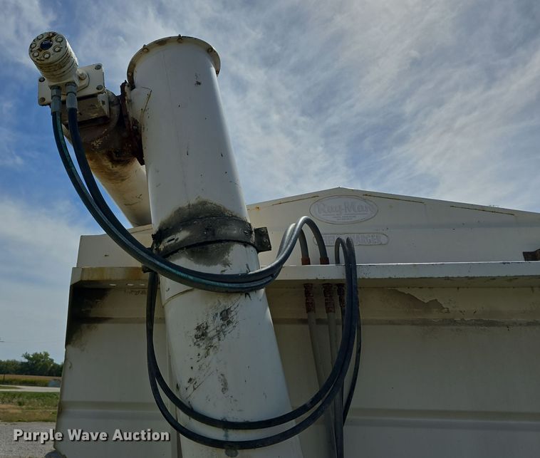 image for item DO5513 Ray-Man 18CH11FB dry fertilizer tender truck bed