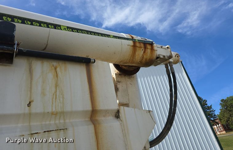 image for item DO5513 Ray-Man 18CH11FB dry fertilizer tender truck bed