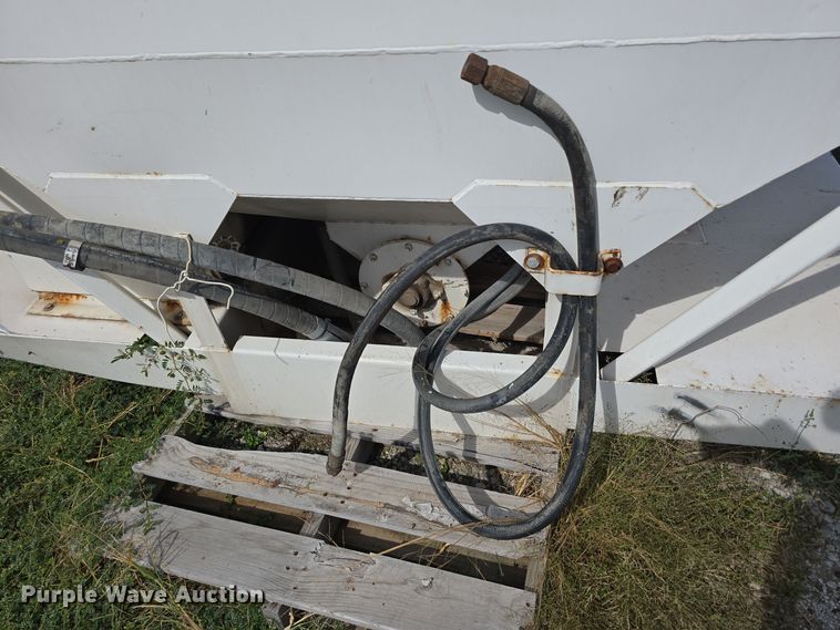 image for item DO5513 Ray-Man 18CH11FB dry fertilizer tender truck bed