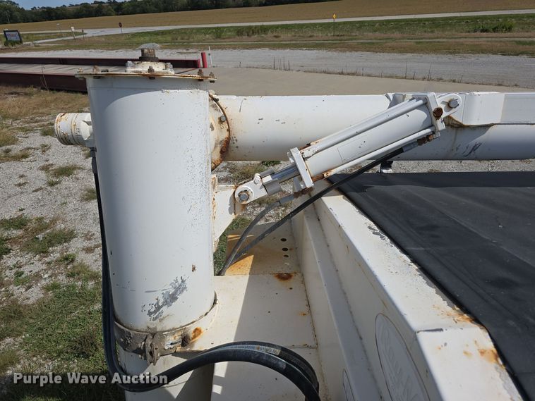 image for item DO5513 Ray-Man 18CH11FB dry fertilizer tender truck bed