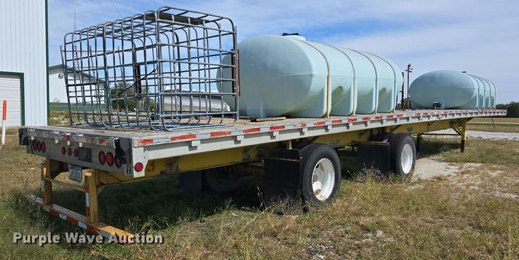 image for item DO5514 1998 Wilson CF-900 flatbed trailer