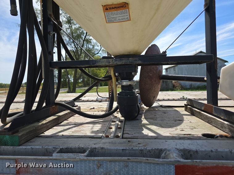 image for item DO5514 1998 Wilson CF-900 flatbed trailer