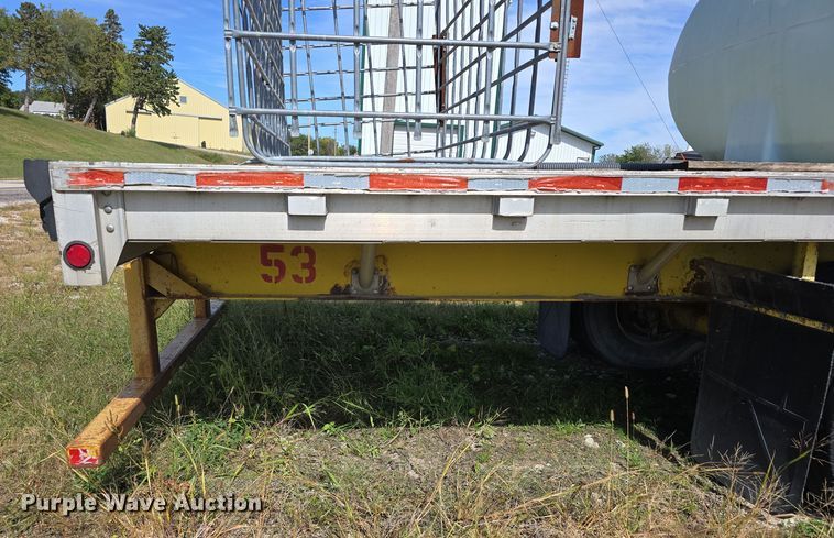 image for item DO5514 1998 Wilson CF-900 flatbed trailer