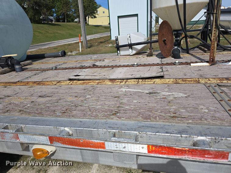 image for item DO5514 1998 Wilson CF-900 flatbed trailer