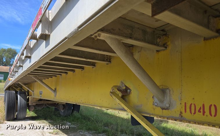 image for item DO5514 1998 Wilson CF-900 flatbed trailer
