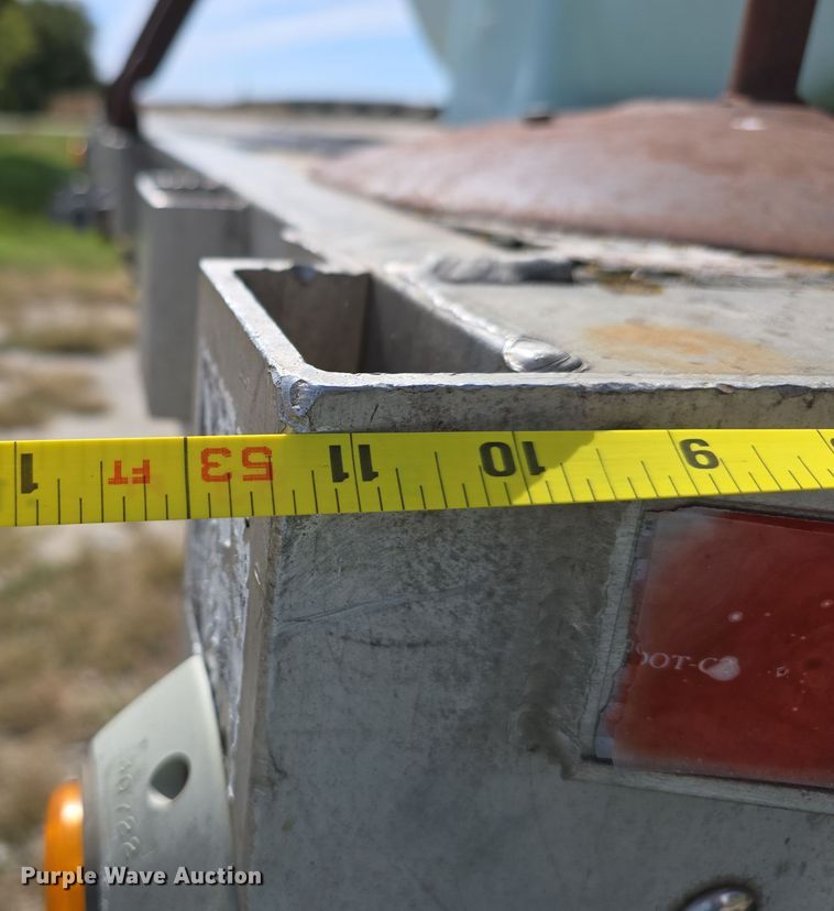 image for item DO5514 1998 Wilson CF-900 flatbed trailer