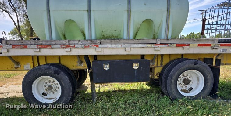 image for item DO5514 1998 Wilson CF-900 flatbed trailer