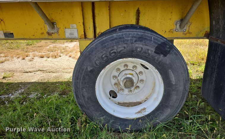 image for item DO5514 1998 Wilson CF-900 flatbed trailer