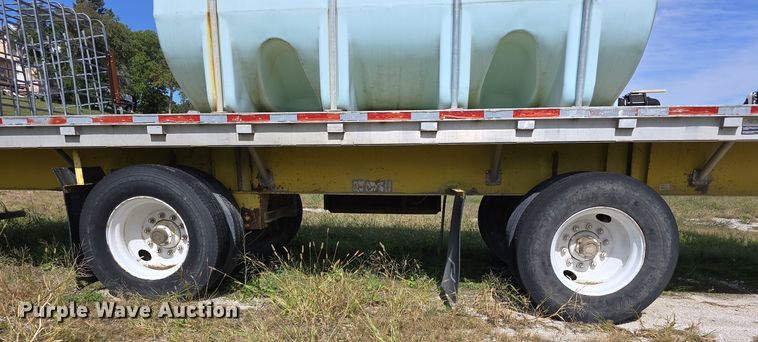image for item DO5514 1998 Wilson CF-900 flatbed trailer
