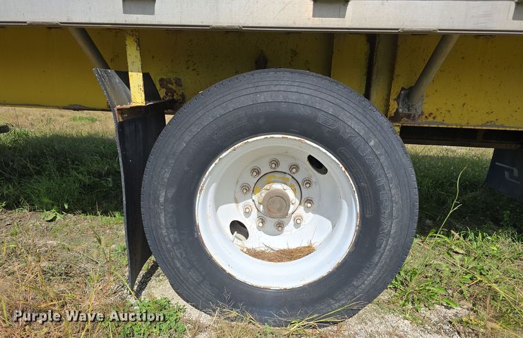 image for item DO5514 1998 Wilson CF-900 flatbed trailer