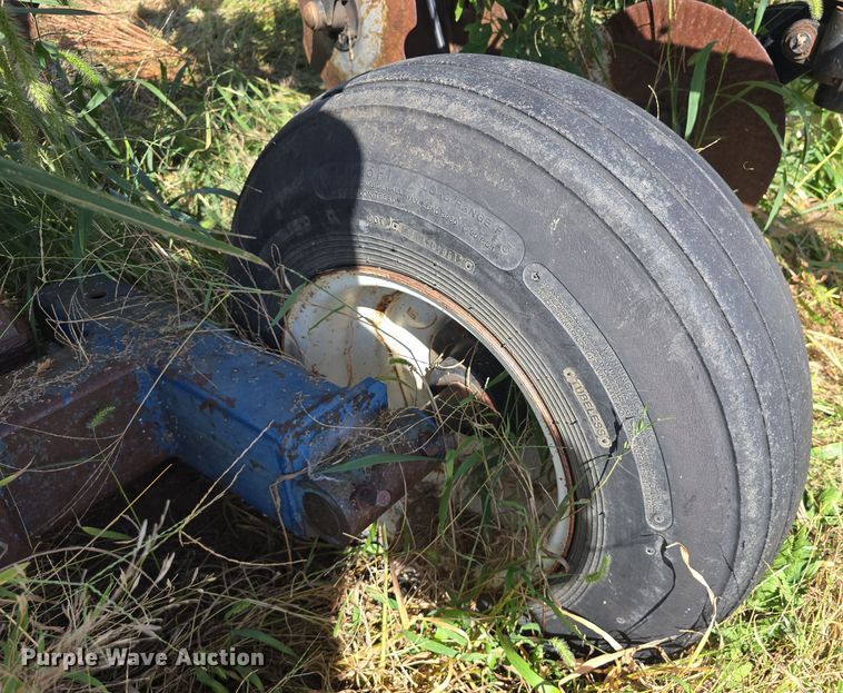 image for item DO5516 Land Runner Blu-Jet NH3 applicator