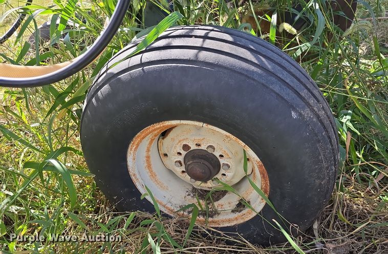 image for item DO5516 Land Runner Blu-Jet NH3 applicator