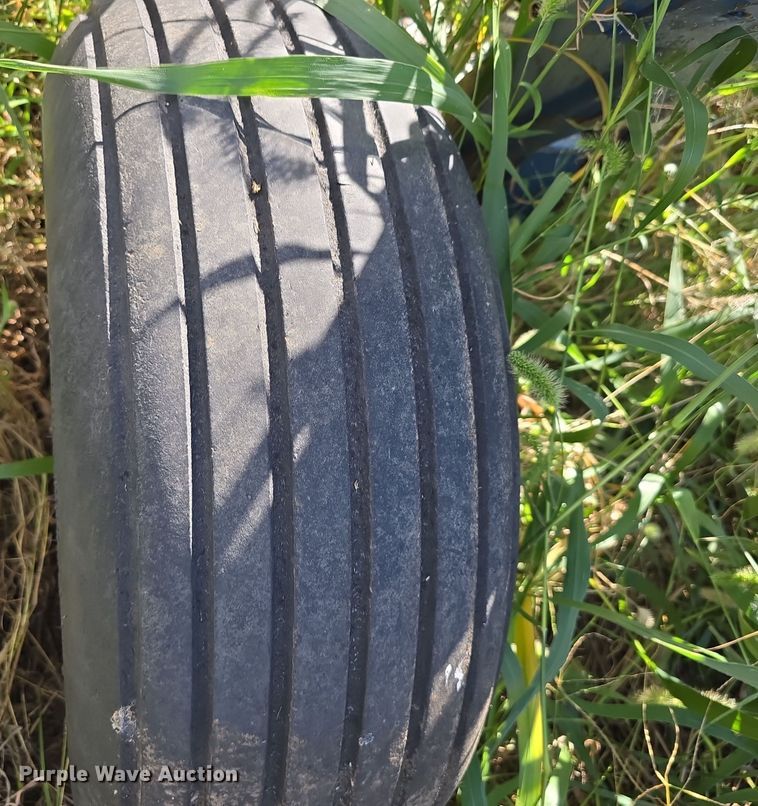 image for item DO5516 Land Runner Blu-Jet NH3 applicator