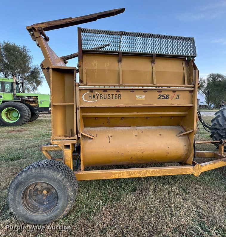 image for item DR2725 Haybuster 256 Plus II bale processor