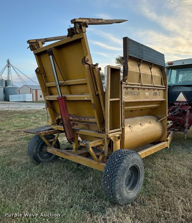 image for item DR2725 Haybuster 256 Plus II bale processor