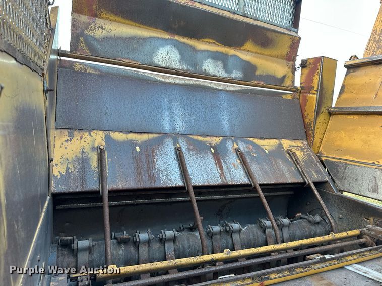 image for item DR2725 Haybuster 256 Plus II bale processor