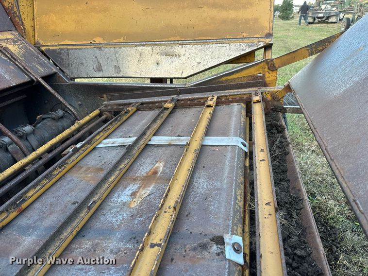 image for item DR2725 Haybuster 256 Plus II bale processor