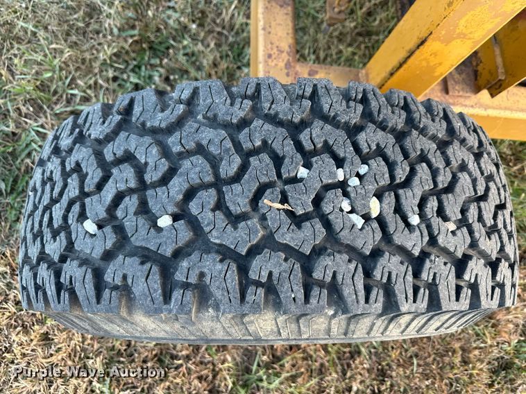 image for item DR2725 Haybuster 256 Plus II bale processor