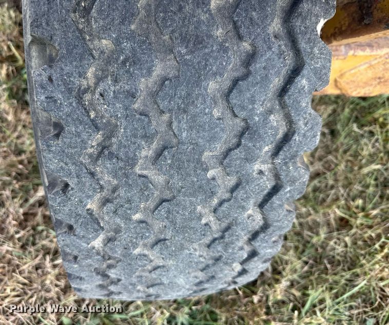 image for item DR2725 Haybuster 256 Plus II bale processor