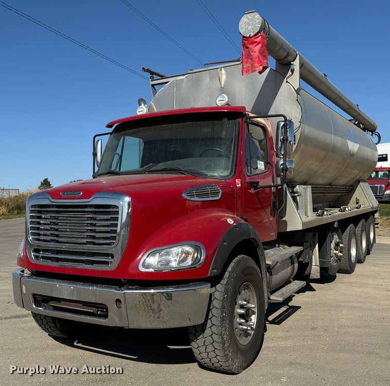 image for item DT2047 2011 Freightliner  Business Class M2  feed delivery truck 
