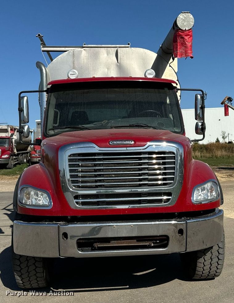 image for item DT2047 2011 Freightliner  Business Class M2  feed delivery truck 