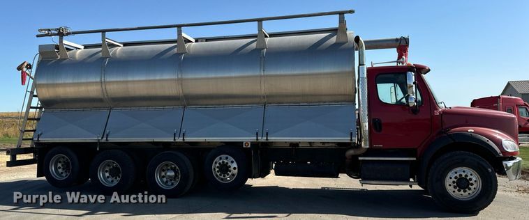 image for item DT2047 2011 Freightliner  Business Class M2  feed delivery truck 