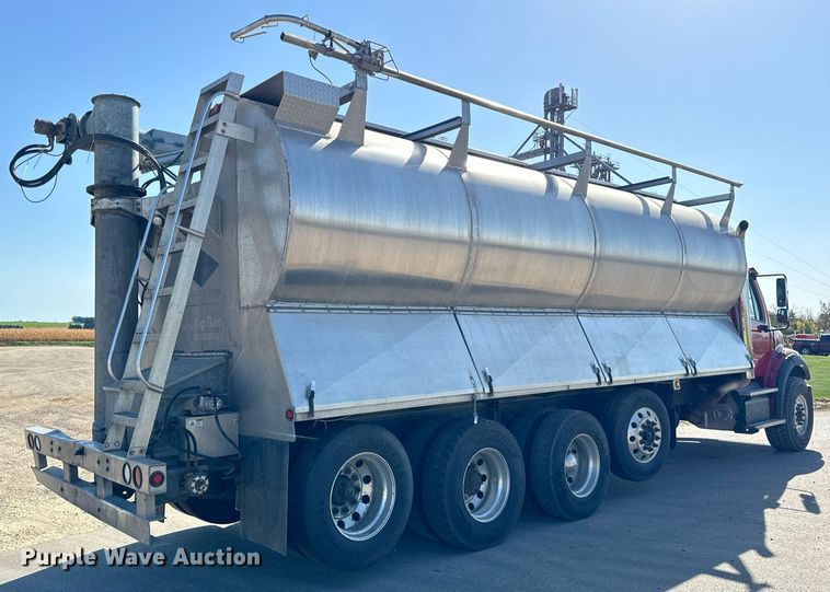 image for item DT2047 2011 Freightliner  Business Class M2  feed delivery truck 