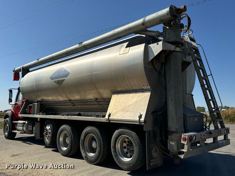 image for item DT2047 2011 Freightliner  Business Class M2  feed delivery truck 