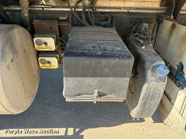 image for item DT2047 2011 Freightliner  Business Class M2  feed delivery truck 