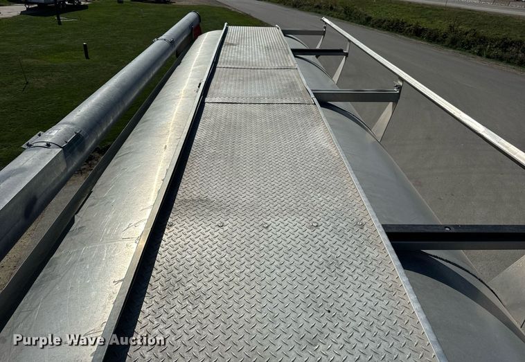 image for item DT2047 2011 Freightliner  Business Class M2  feed delivery truck 