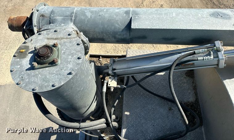 image for item DT2047 2011 Freightliner  Business Class M2  feed delivery truck 