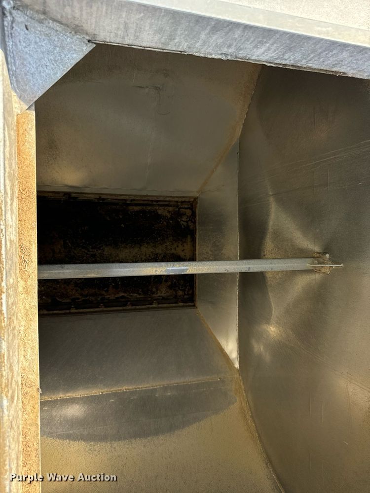 image for item DT2047 2011 Freightliner  Business Class M2  feed delivery truck 