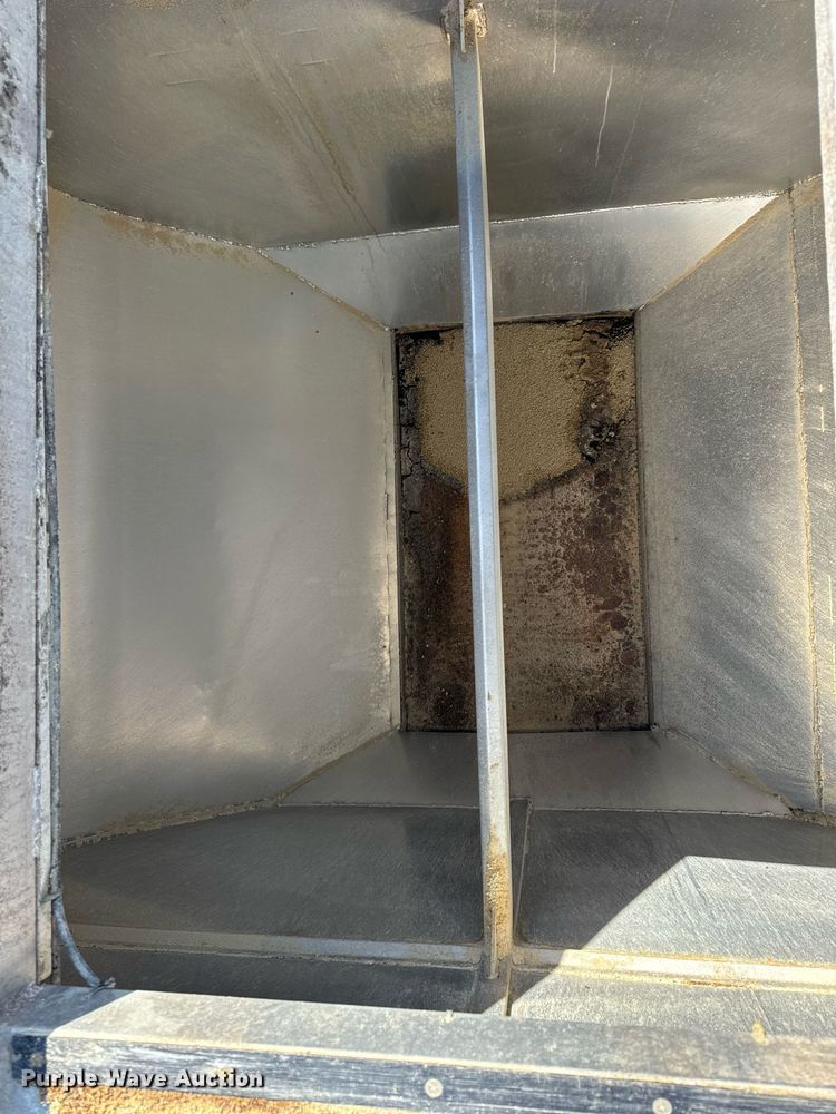 image for item DT2047 2011 Freightliner  Business Class M2  feed delivery truck 