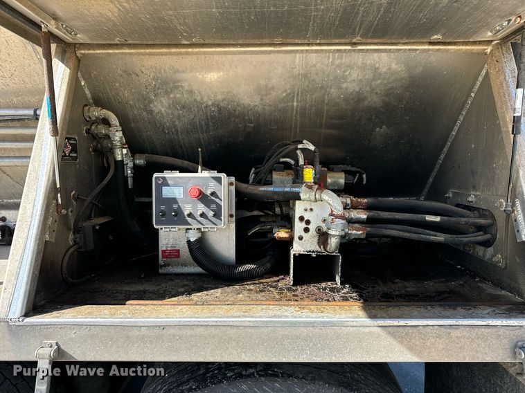 image for item DT2047 2011 Freightliner  Business Class M2  feed delivery truck 