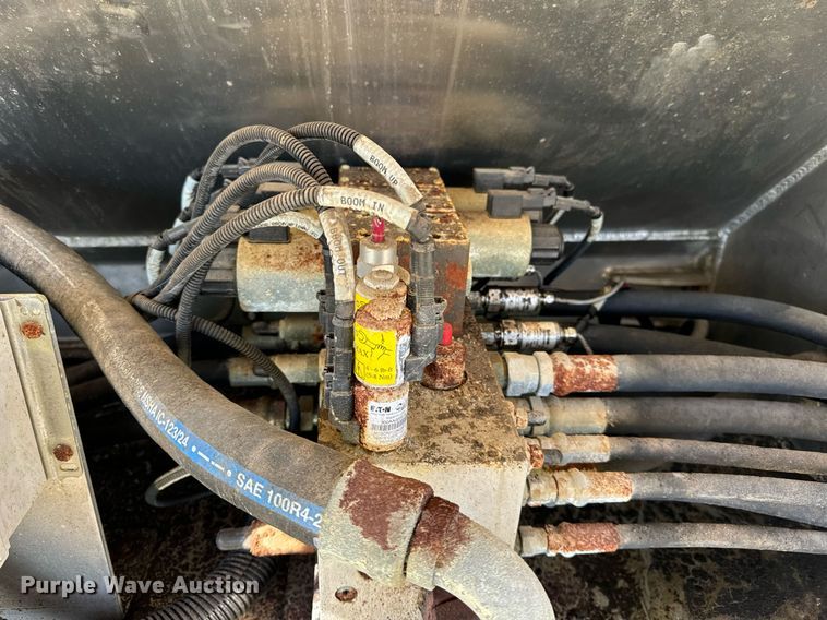 image for item DT2047 2011 Freightliner  Business Class M2  feed delivery truck 