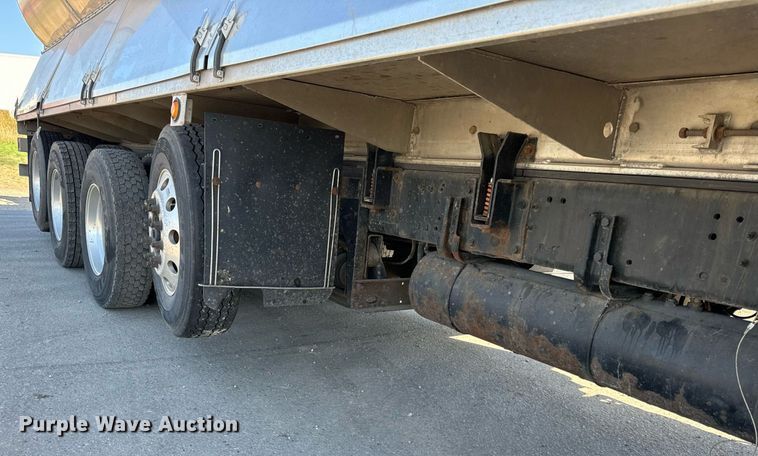 image for item DT2047 2011 Freightliner  Business Class M2  feed delivery truck 