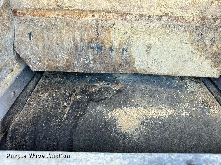 image for item DT2047 2011 Freightliner  Business Class M2  feed delivery truck 