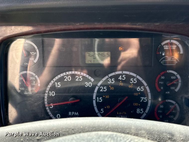 image for item DT2047 2011 Freightliner  Business Class M2  feed delivery truck 