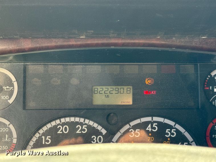 image for item DT2047 2011 Freightliner  Business Class M2  feed delivery truck 