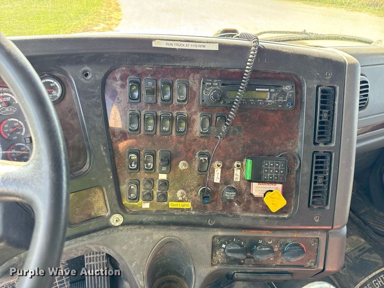 image for item DT2047 2011 Freightliner  Business Class M2  feed delivery truck 