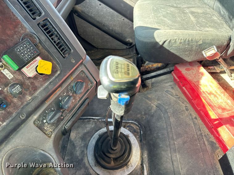 image for item DT2047 2011 Freightliner  Business Class M2  feed delivery truck 