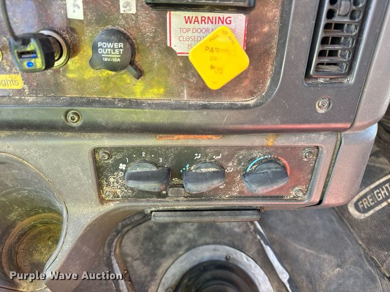 image for item DT2047 2011 Freightliner  Business Class M2  feed delivery truck 