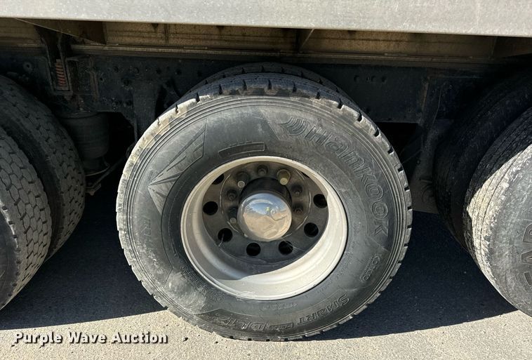 image for item DT2047 2011 Freightliner  Business Class M2  feed delivery truck 