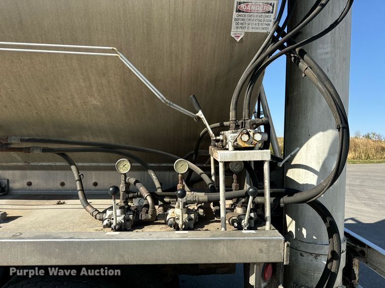 image for item DT2048 2007 Sterling  Acterra feed delivery truck