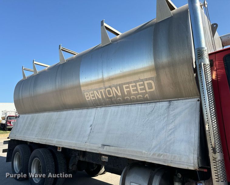 image for item DT2048 2007 Sterling  Acterra feed delivery truck