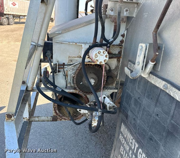 image for item DT2048 2007 Sterling  Acterra feed delivery truck